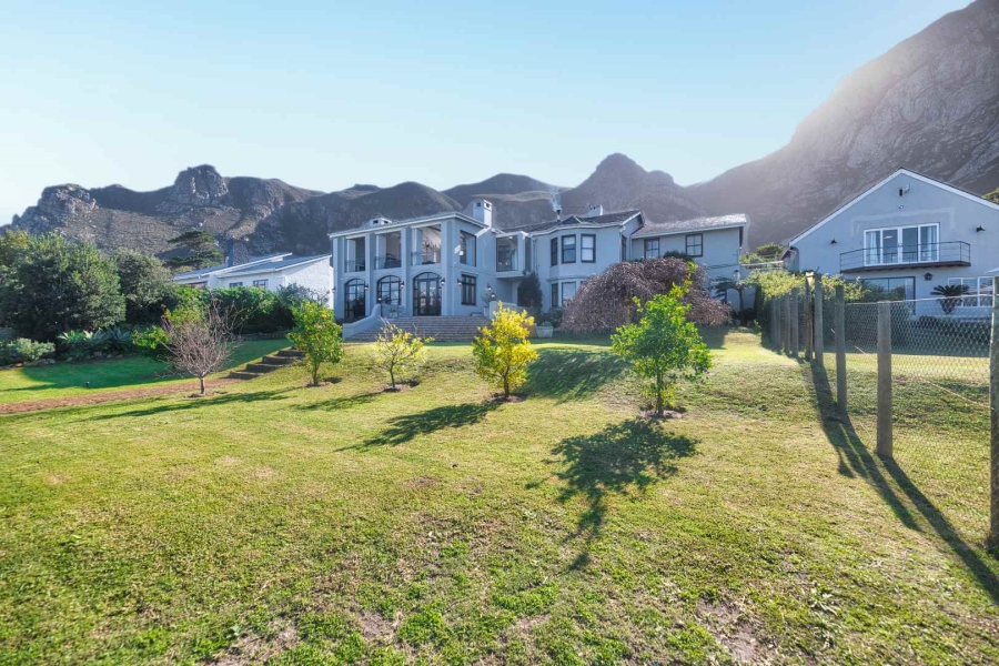 7 Bedroom Property for Sale in Voelklip Western Cape